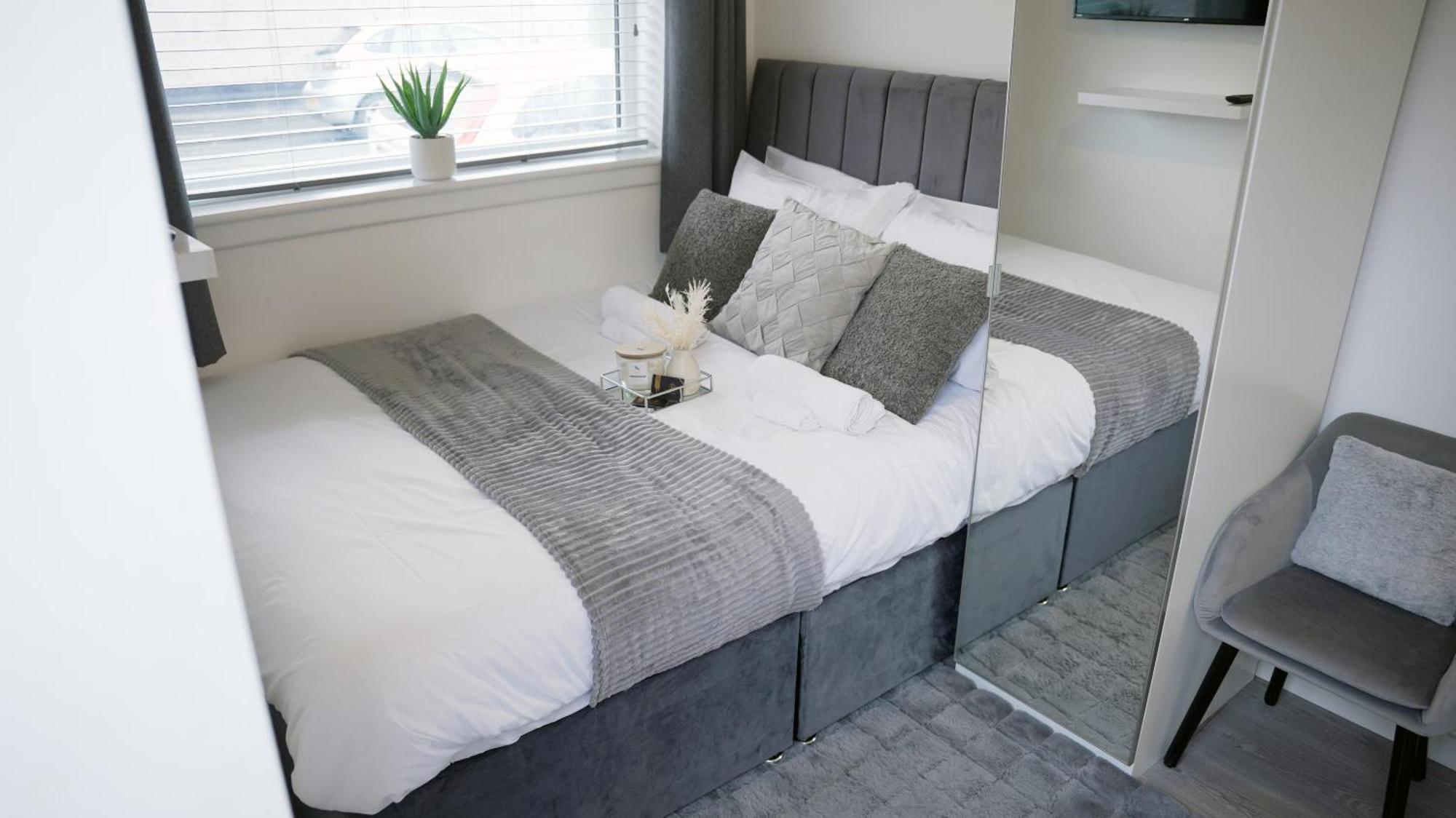 City Centre House, Parking With Ev, Free Wifi, Netflix كوفنتري الغرفة الصورة